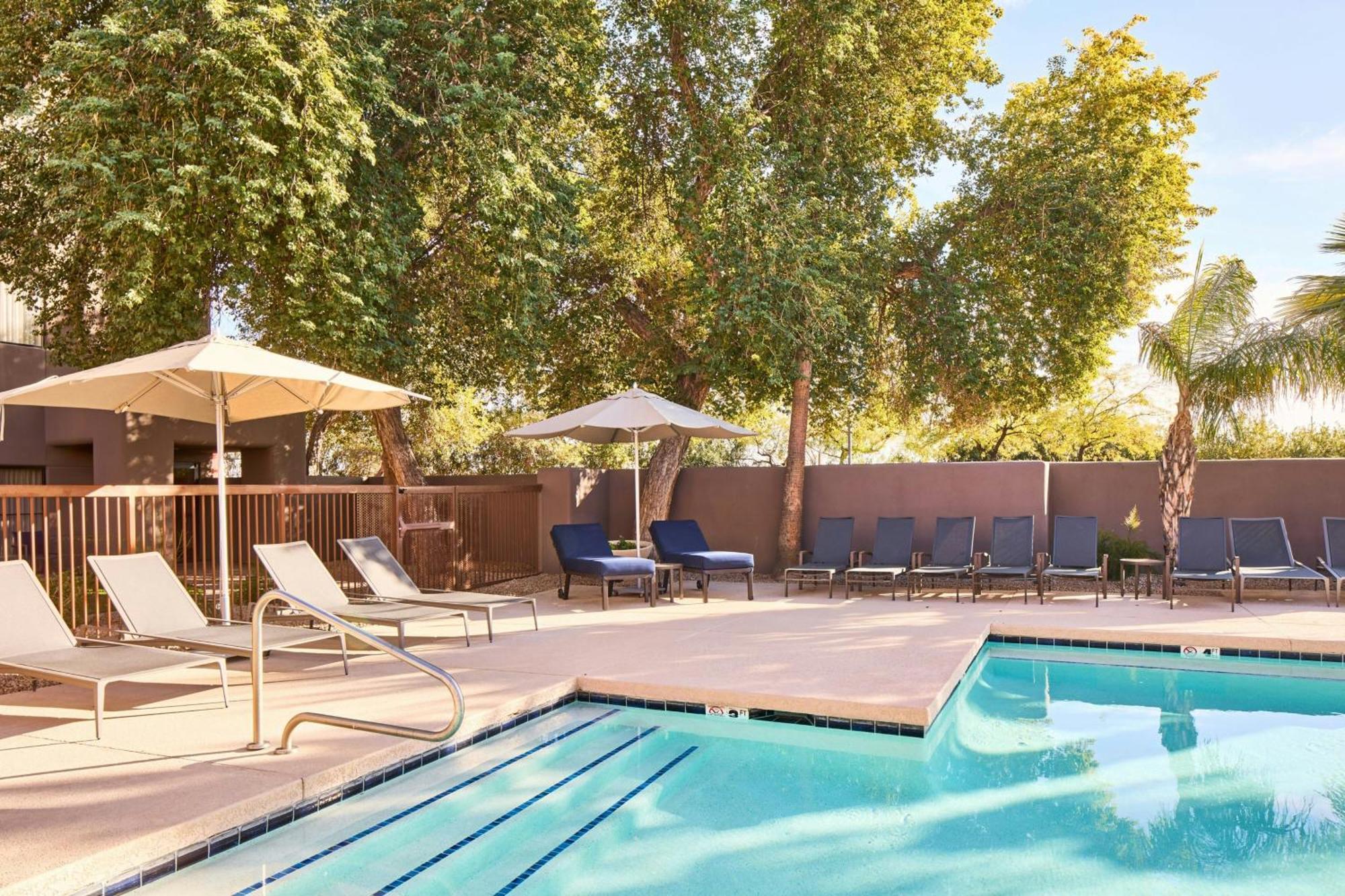 Готель Courtyard Scottsdale North Екстер'єр фото